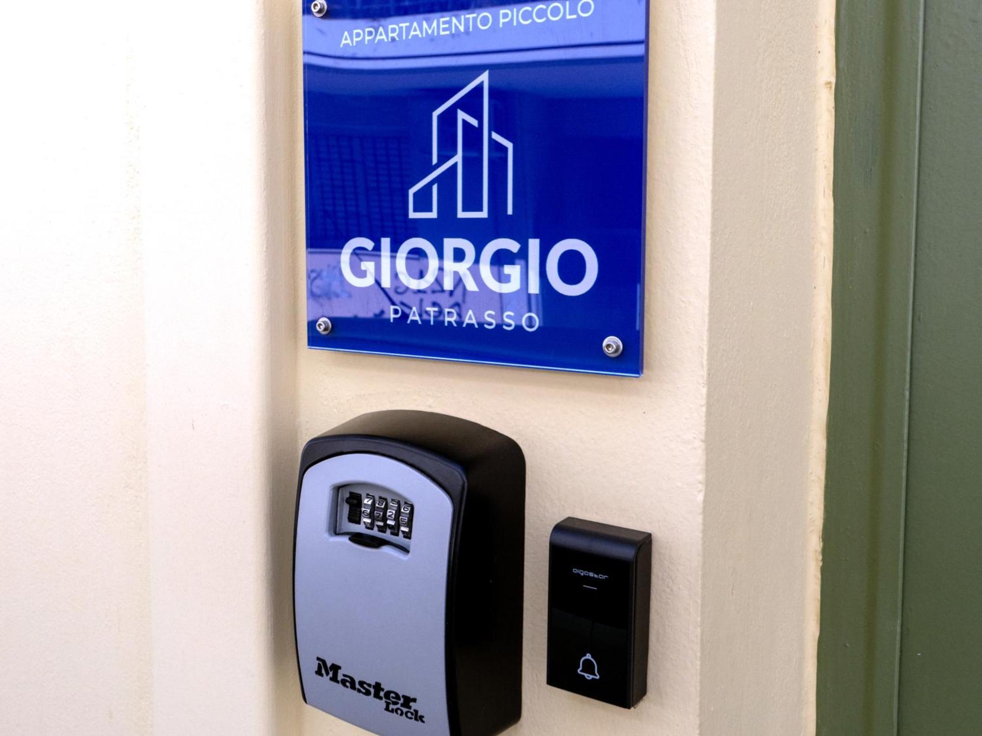 Giorgio Patrasso - Micro Apartment In The Center Of Patras Extérieur photo