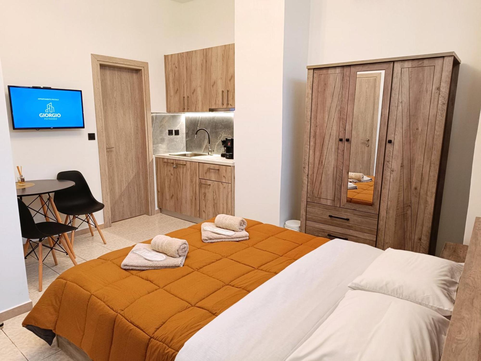 Giorgio Patrasso - Micro Apartment In The Center Of Patras Extérieur photo
